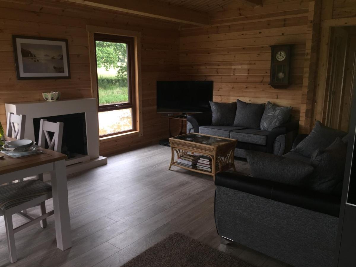 Redwood Lodge Ludlow Bagian luar foto