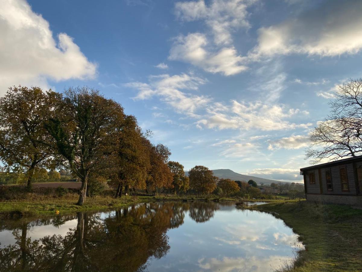 Redwood Lodge Ludlow Bagian luar foto