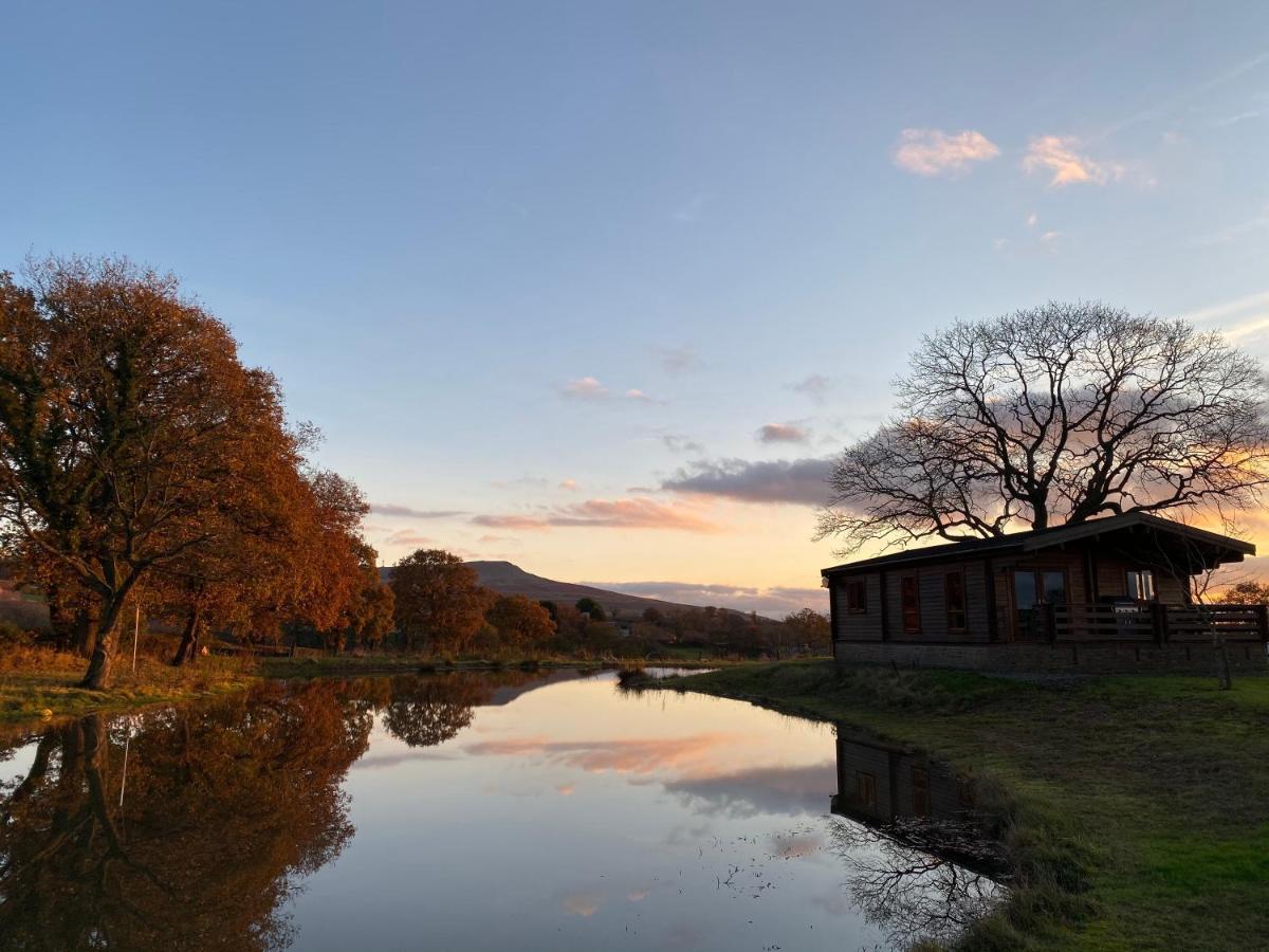 Redwood Lodge Ludlow Bagian luar foto