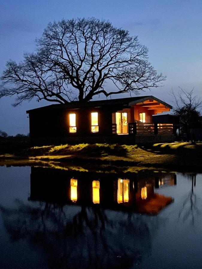 Redwood Lodge Ludlow Bagian luar foto